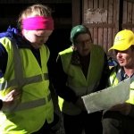 Autopartio saa tehtävän Vapepa-johtajalta (kuva: Mika Korppinen)