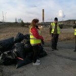 Palaveri onnistuneen tempauksen jälkeen. Kuva Päivi Tulla.